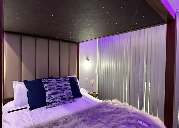 The Opulence * Bradford (West Yorkshire)