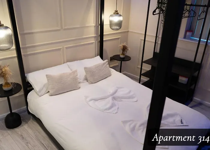 The Opulence * Bradford (West Yorkshire)